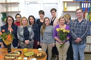 Od lewej: Anna Bombińska, Aneta Szymaszek, prof. Hanna Bednarek, Dorota Bednarek, Katarzyna Jabłońska, Anna Dacewicz, Magdalena Baszuk, prof. Elżbieta Szeląg, prof. Małgorzata Węsierska, Mateusz Choiński.